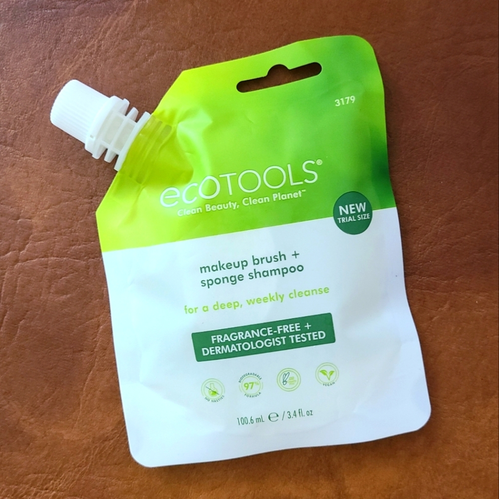 🆕️ ecotools • makeup brush and sponge shampoo